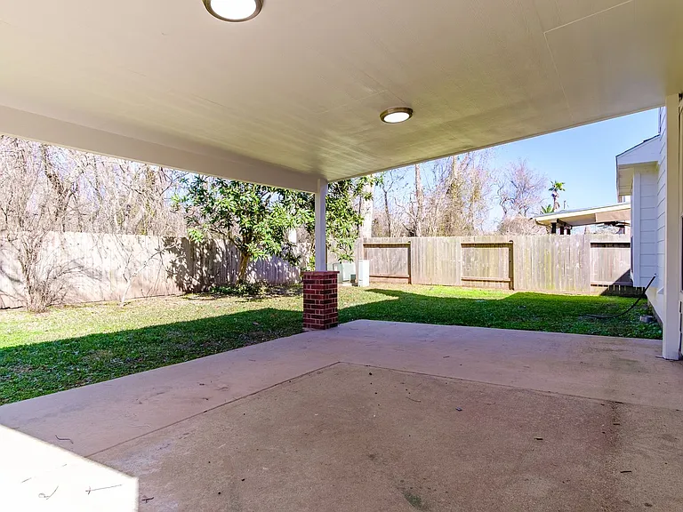 2918 Five Oaks Dr — Photo 28