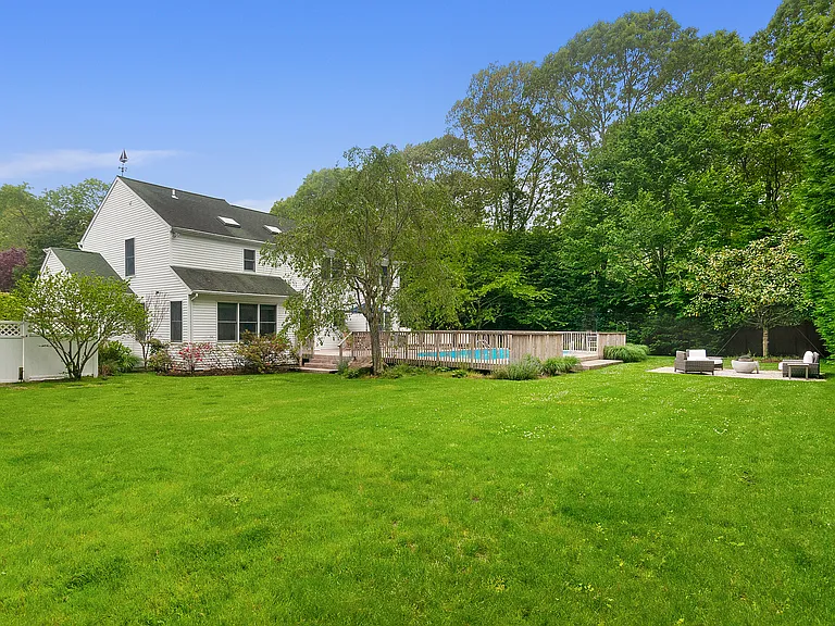 59 Sandra Rd — Photo 9