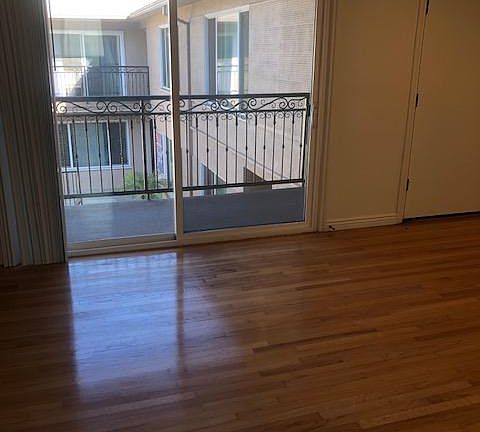 4th image of 3375 Manning Ave APT 17