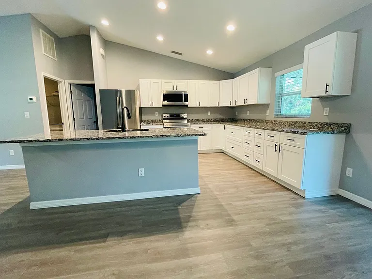 19035 Wilton Ave — Photo 6