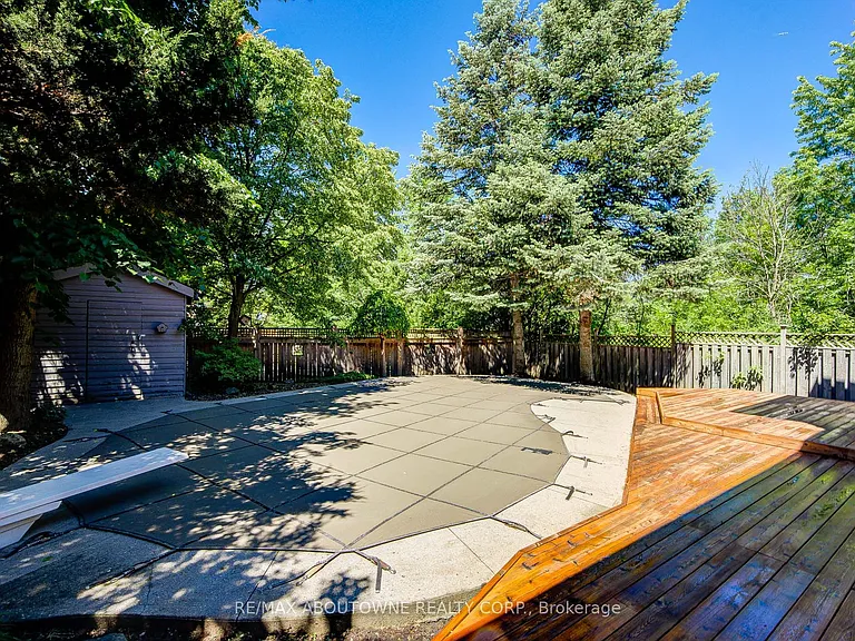 1273 Blackthorn Pl — Photo 36
