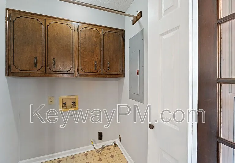 255 Silver Maple Rd — Photo 17