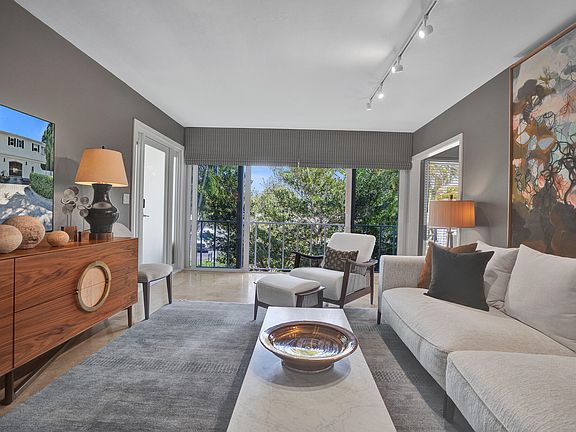 4th image of 2430 SE 17th Street #G