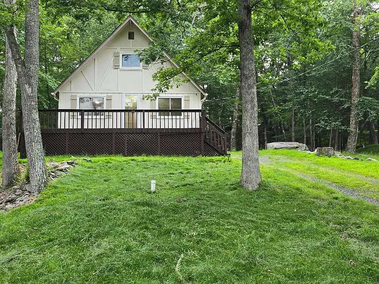 326 Wild Acres Dr — Photo 2