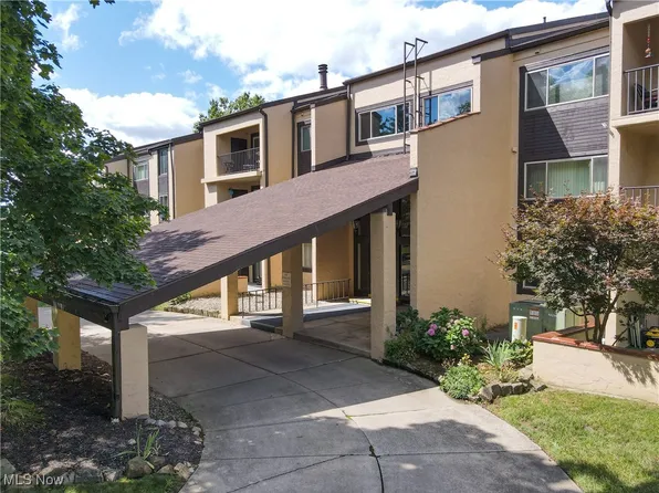171 Court Dr APT 206, Fairlawn, OH 44333