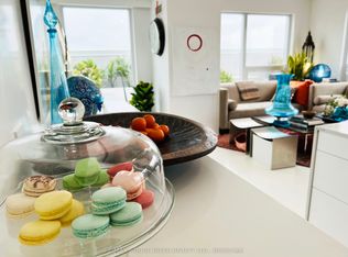 701 Sheppard Ave W #702, Toronto, ON M3H0B2