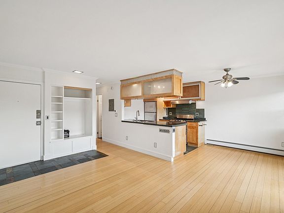 2nd image of 3050 Corona Trl Unit 305