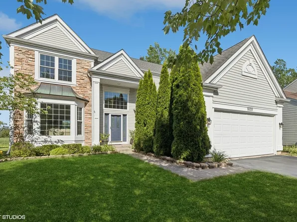 1820 Fairport Dr, Grayslake, IL 60030