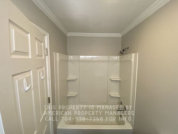 5th image of 303 Southern St