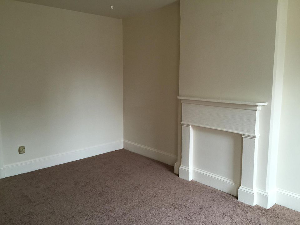 2nd image of 111 King St #2