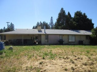 215 Queens Branch Rd, Rogue River, OR 97537
