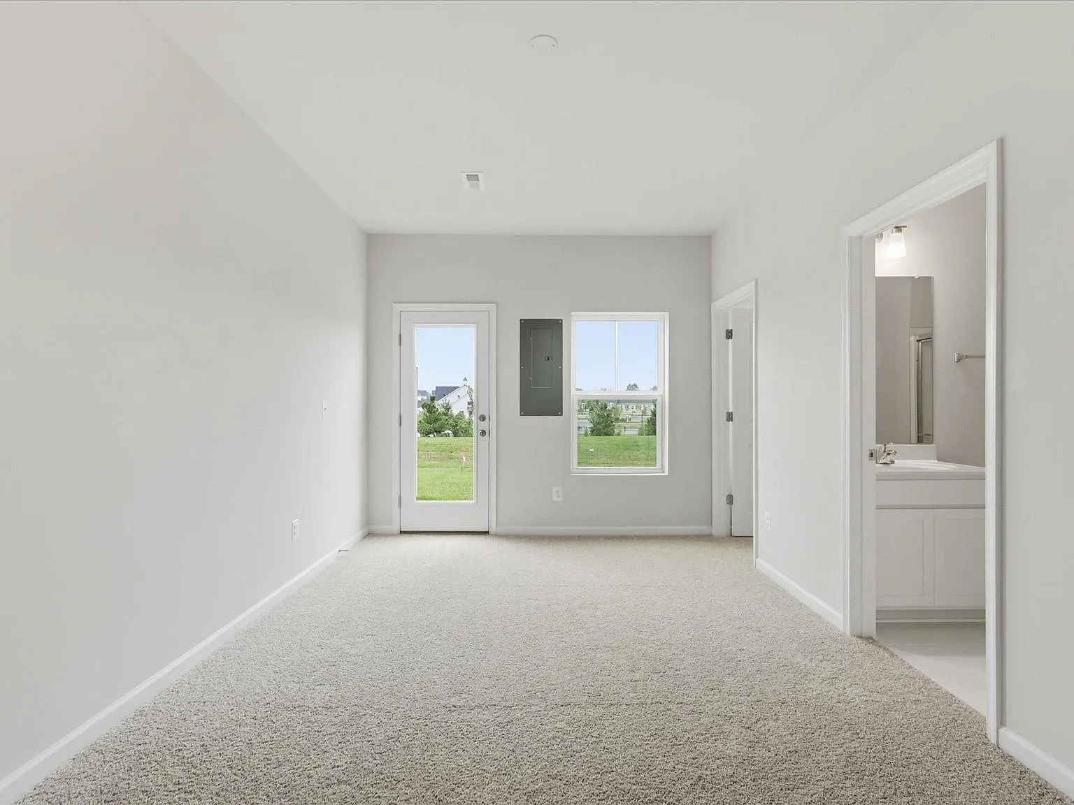 4 bed, 3.5 bath, 2094 sqft, $2,300 — Photo 4