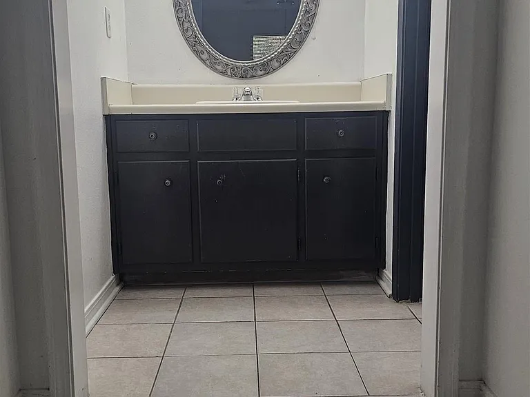 8380 Country Walk Dr #B — Photo 4