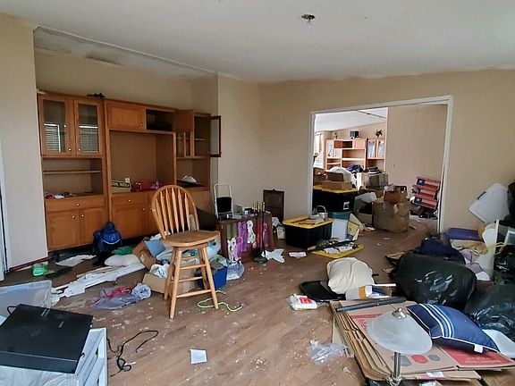 4th image of 1399 Saddlewood Dr