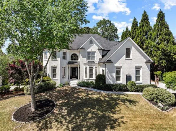2461 Floral Valley Dr, Dacula, GA 30019