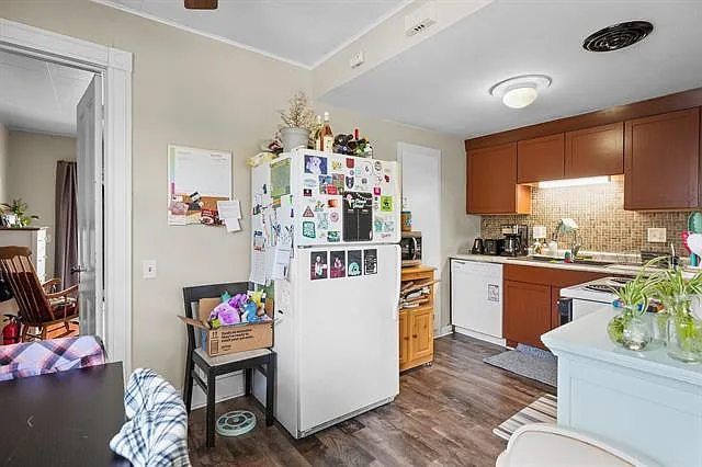 1140 E Johnson St — Photo 2
