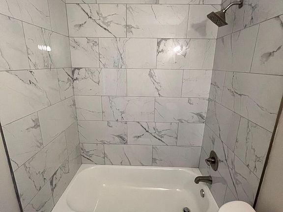 4th image of 6021 N Park Ave #6023-A3