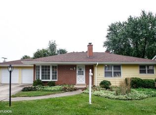 63 S Heather Dr, Crystal Lake, IL 60014