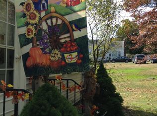 674 Edison Rd, Trumbull, CT 06611