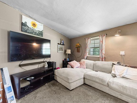 3rd image of 30 Amberly Dr