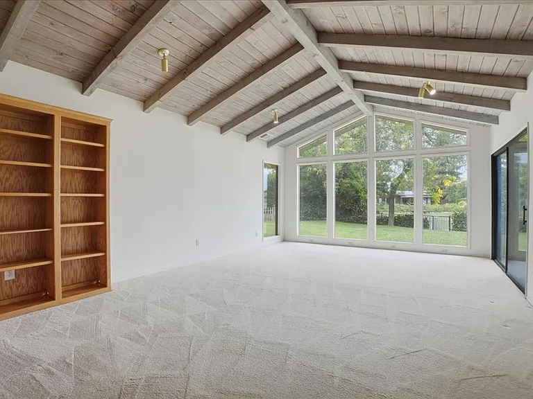 654 Jerome St — Photo 3