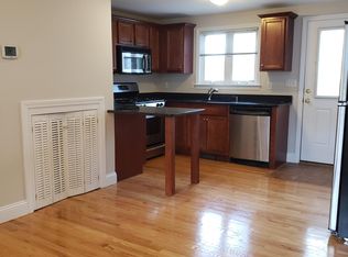 206 Middle St APT 7, Weymouth, MA 02189