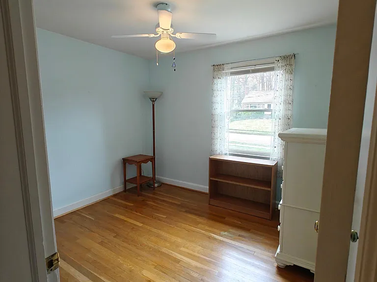 Smaller Bedroom #4.