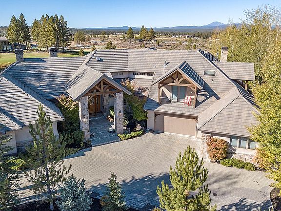 6,800 sf + 1,200 sf Garage 
