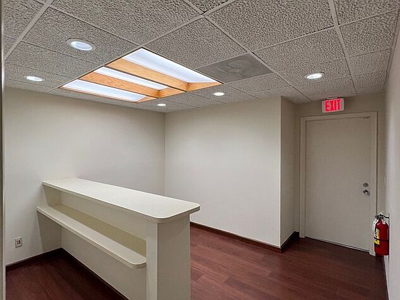 4th image of 7880 N University Dr Suite 200