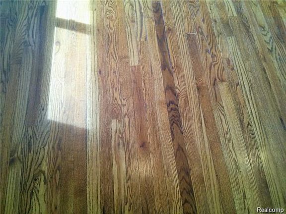 4th image of 10654 N Oak Dr