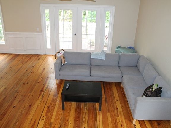 5th image of 23 Gold Oak Ct