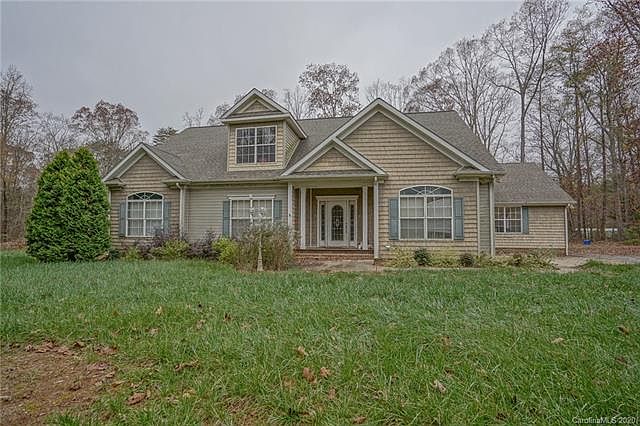 1st image of 122 Glenn Oaks Ln