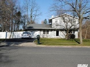 62 Knight Ln, Kings Park, NY 11754