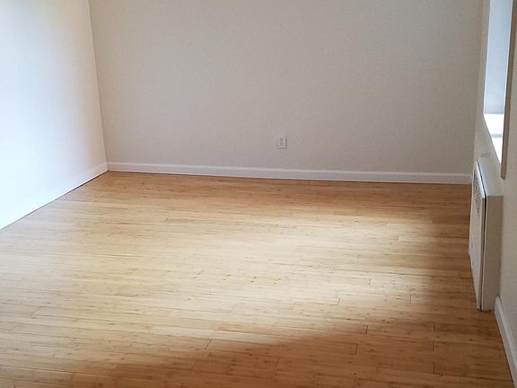 4th image of 615 Warburton Ave APT 1J