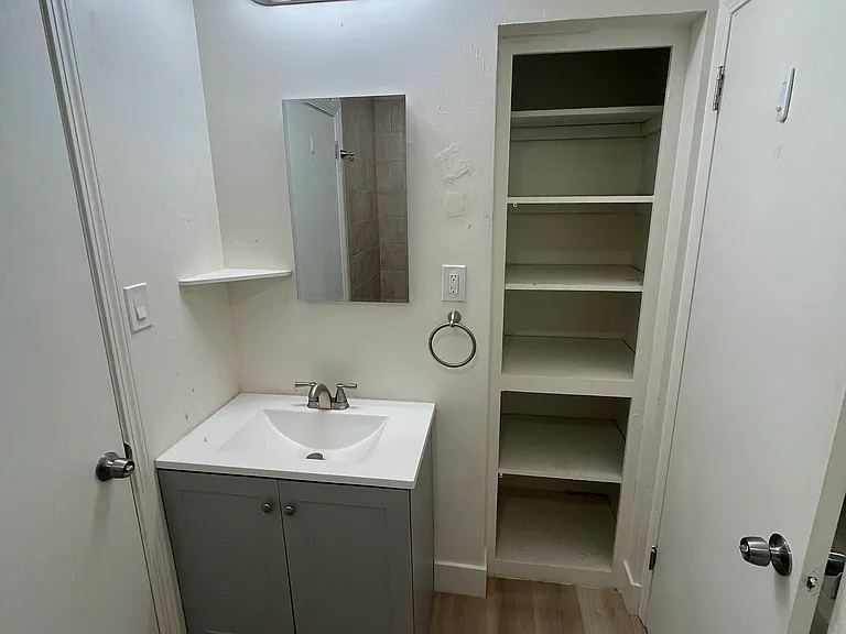 806 Kelly Way #806 — Photo 13