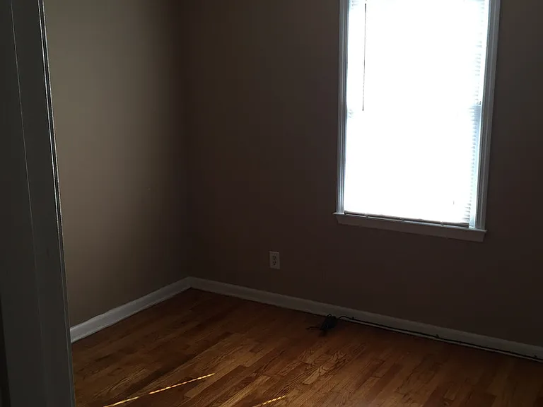 3122 Baldwin St — Photo 2