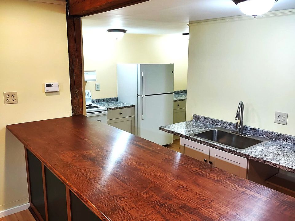 Bar area open to kitchen