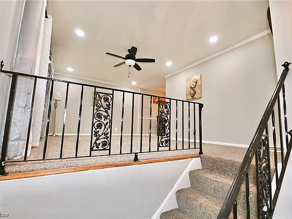 2nd image of 582 Beverly Hills Dr