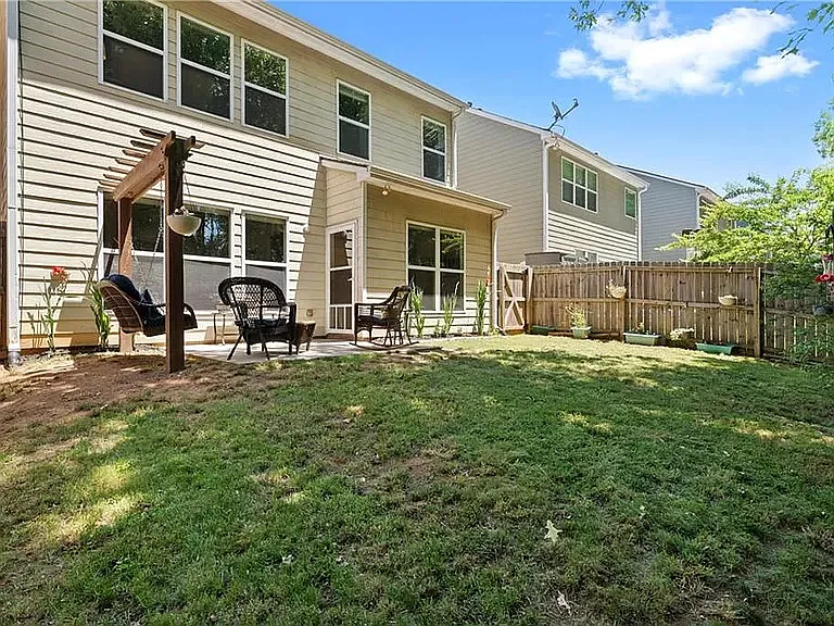 5825 Weddington Dr — Photo 36