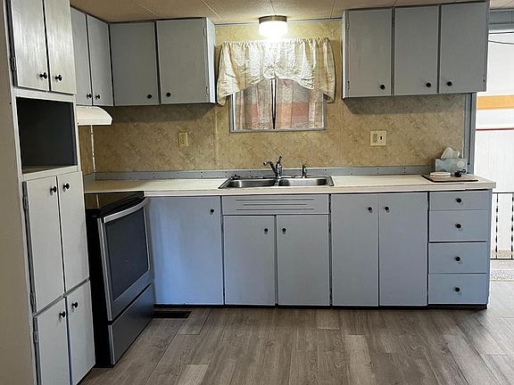 5th image of 2421 Mifflin St