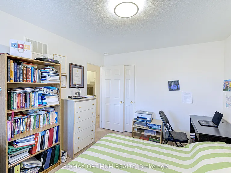 77 Personna Cir — Photo 32