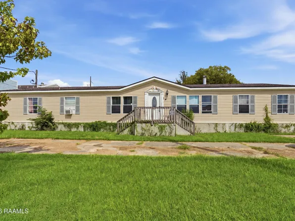 215 Guillot Rd, Youngsville, LA 70592