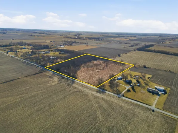 31506 S State Line Rd, Beecher, IL 60401