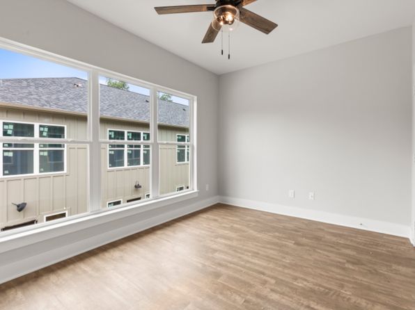 527 N College St UNIT 1