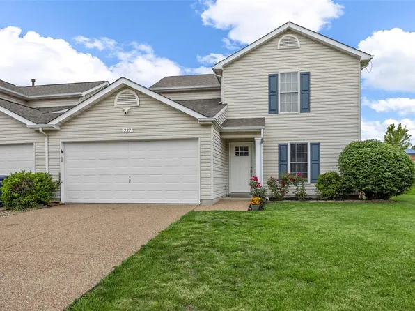 227 New Richmond Dr, Wentzville, MO 63385