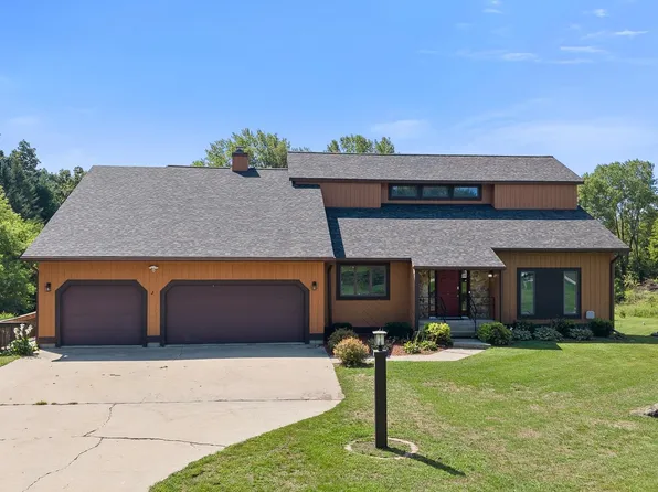N7559 Carimaunee Dr, Portage, WI 53901