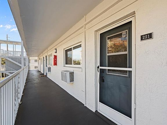 2nd image of 320 Lakeview St APT 221