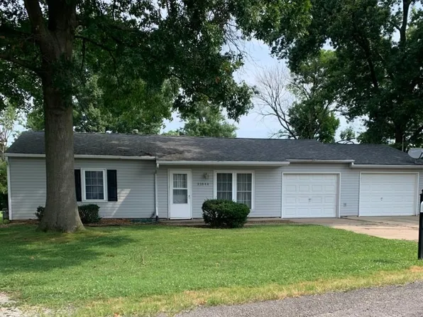 33844 Woodgate Ct, Brighton, IL 62012