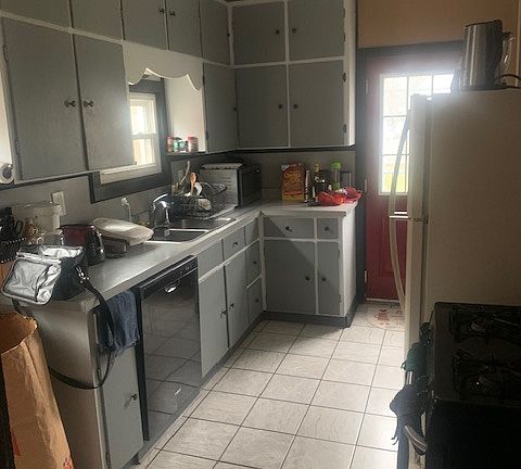 4th image of 132 S Francis Ave