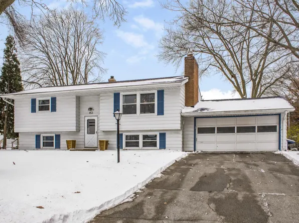 452 Terrace Dr, Roseville, MN 55113